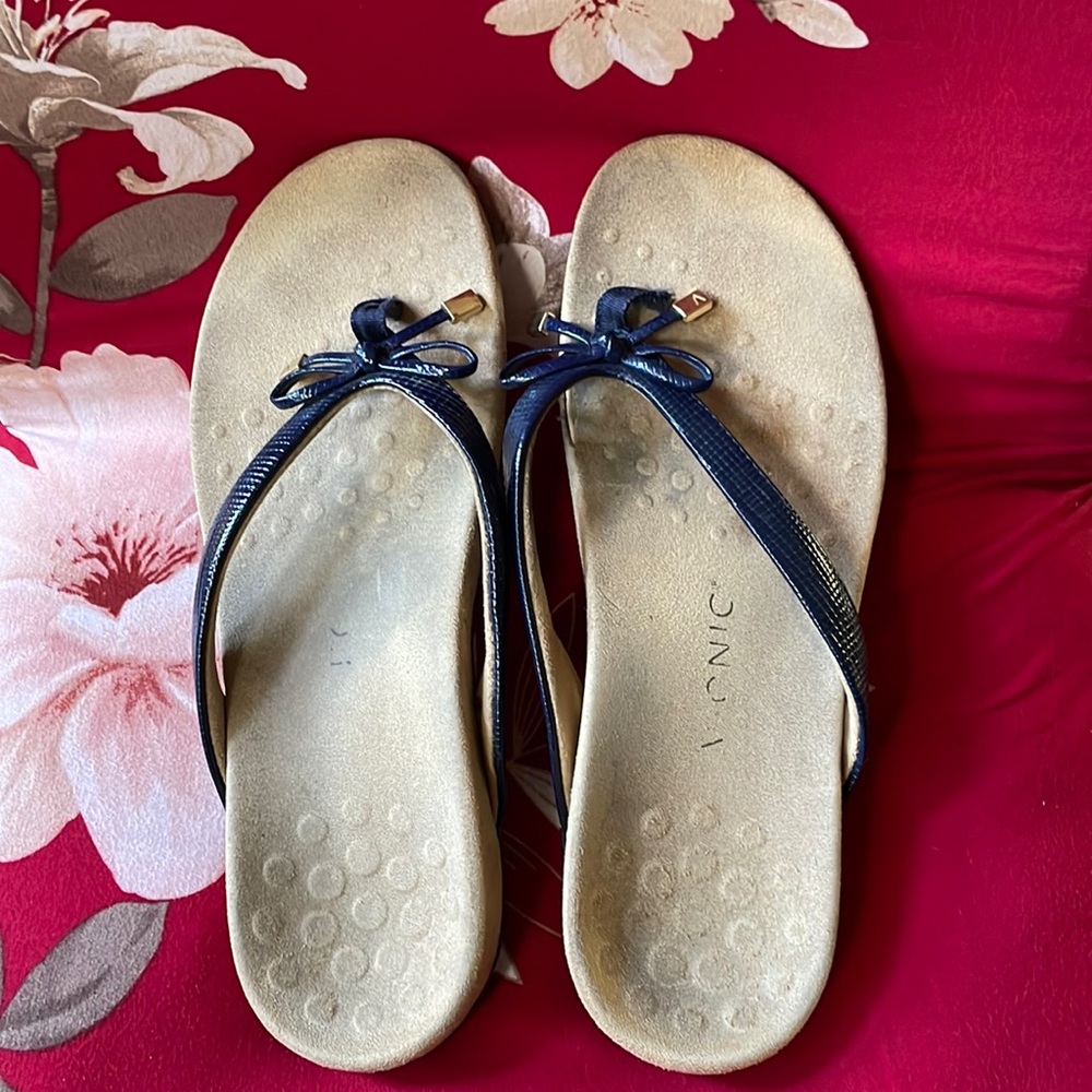 Vionic Bella flip flops